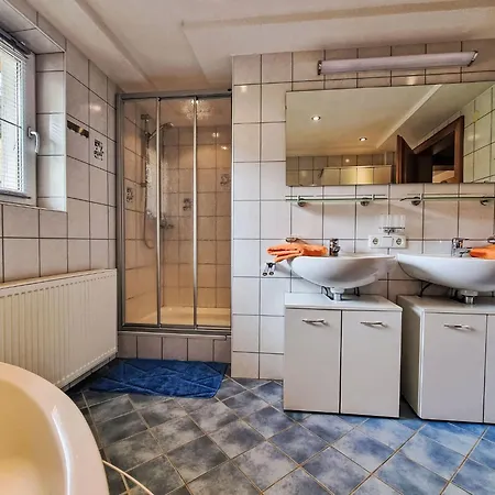 Laura - Kpl627 By Interhome *